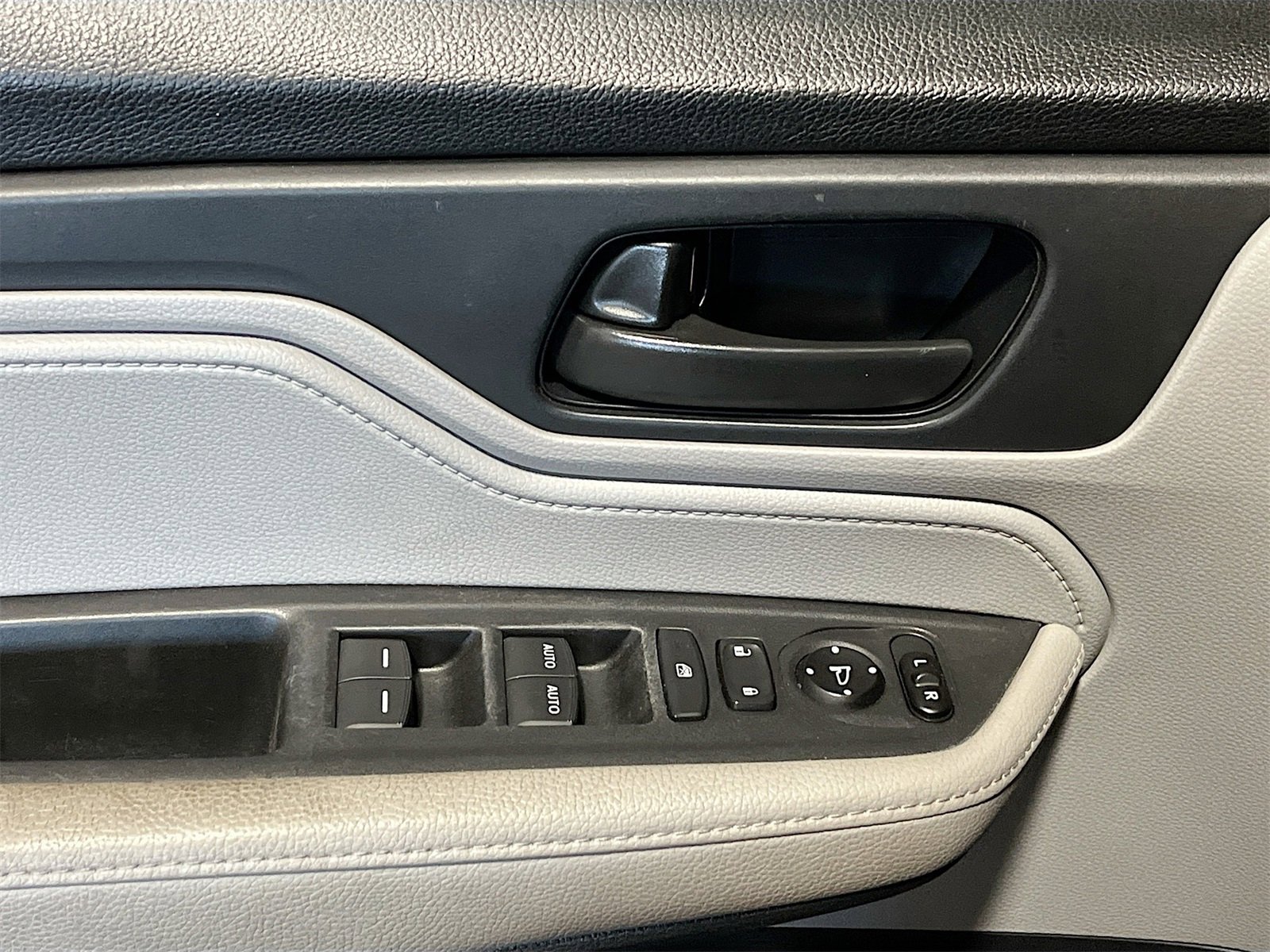 Used 2020 Honda Odyssey LX image 17