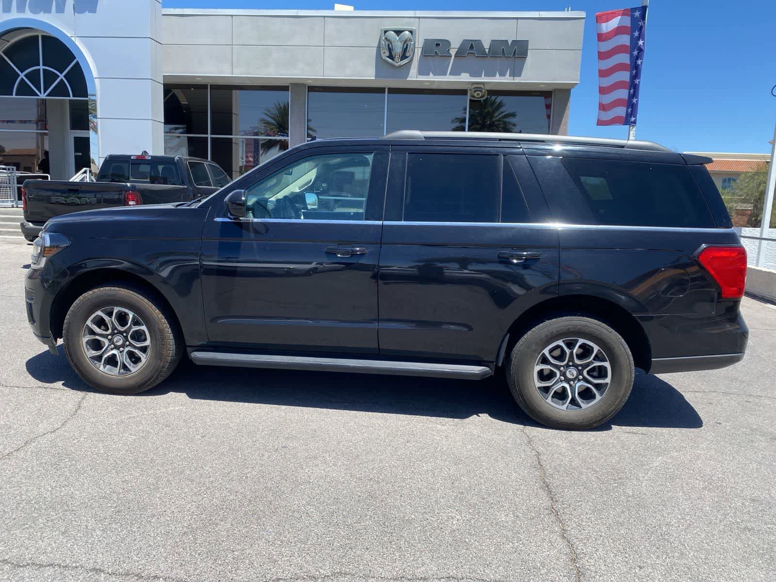 Used 2024 Ford Expedition XLT RWD image 9