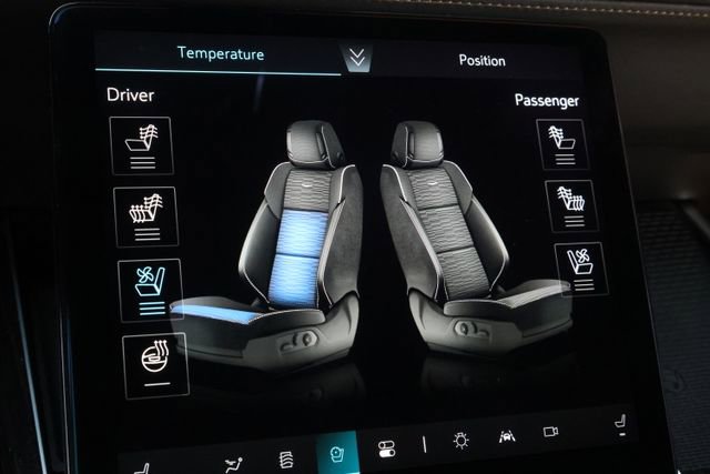 Used 2025 Cadillac Escalade Premium Luxury image 22