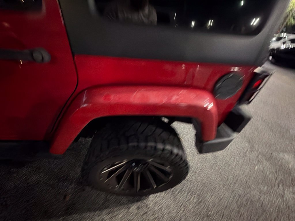 Used 2017 Jeep Wrangler Unlimited Sahara w/ Connectivity Group AWD/4WD image 21