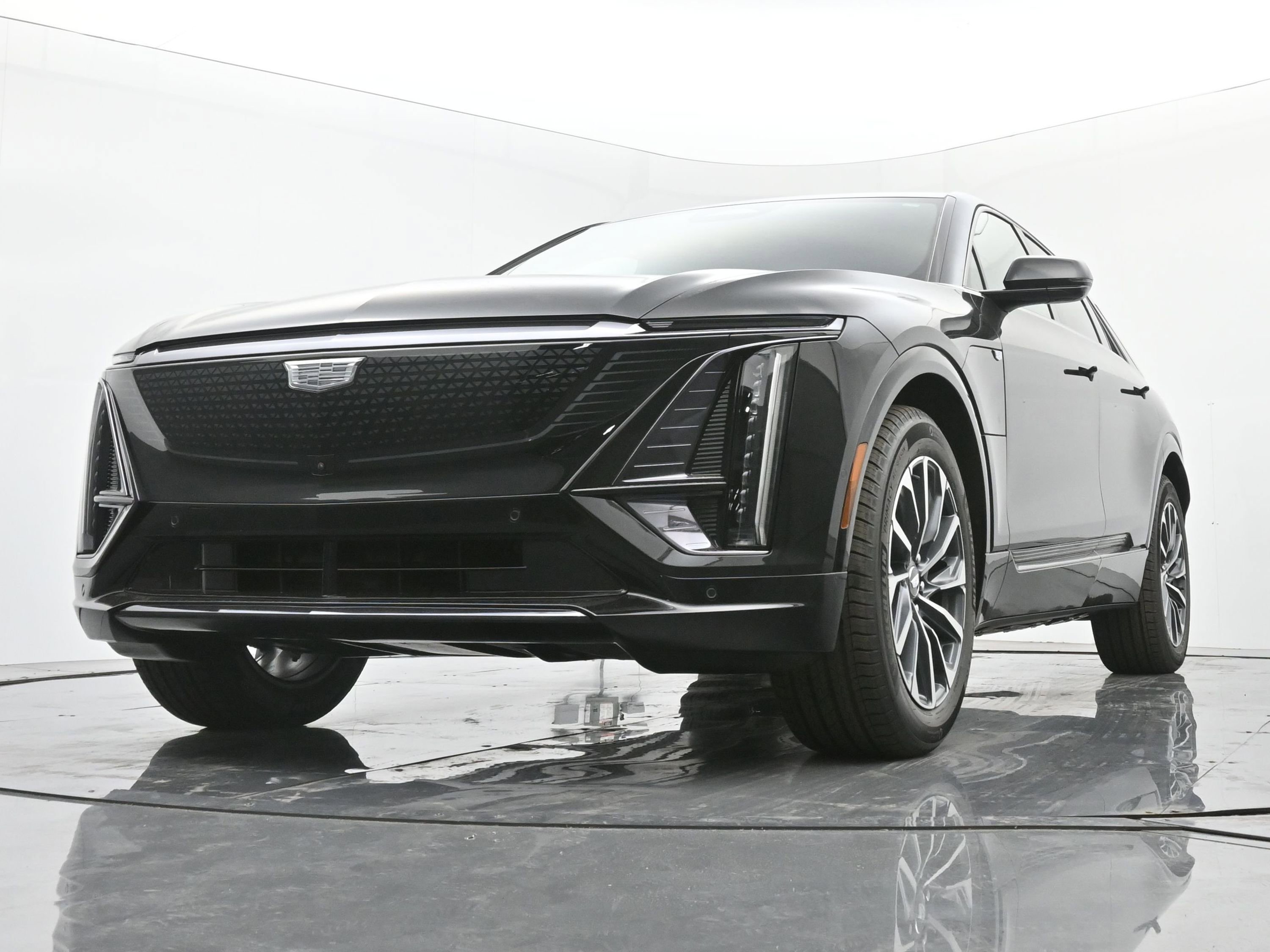 New 2025 Cadillac Lyriq Sport image 15