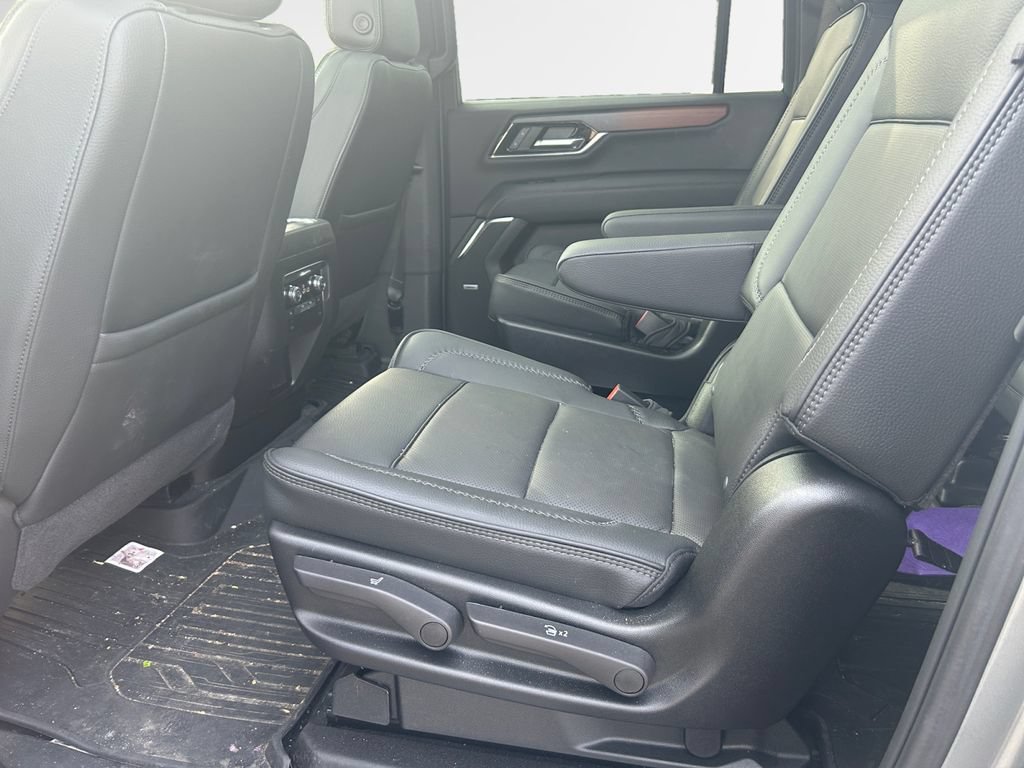 Used 2026 GMC Yukon XL Denali w/ Sun & Power Step Package AWD/4WD image 14