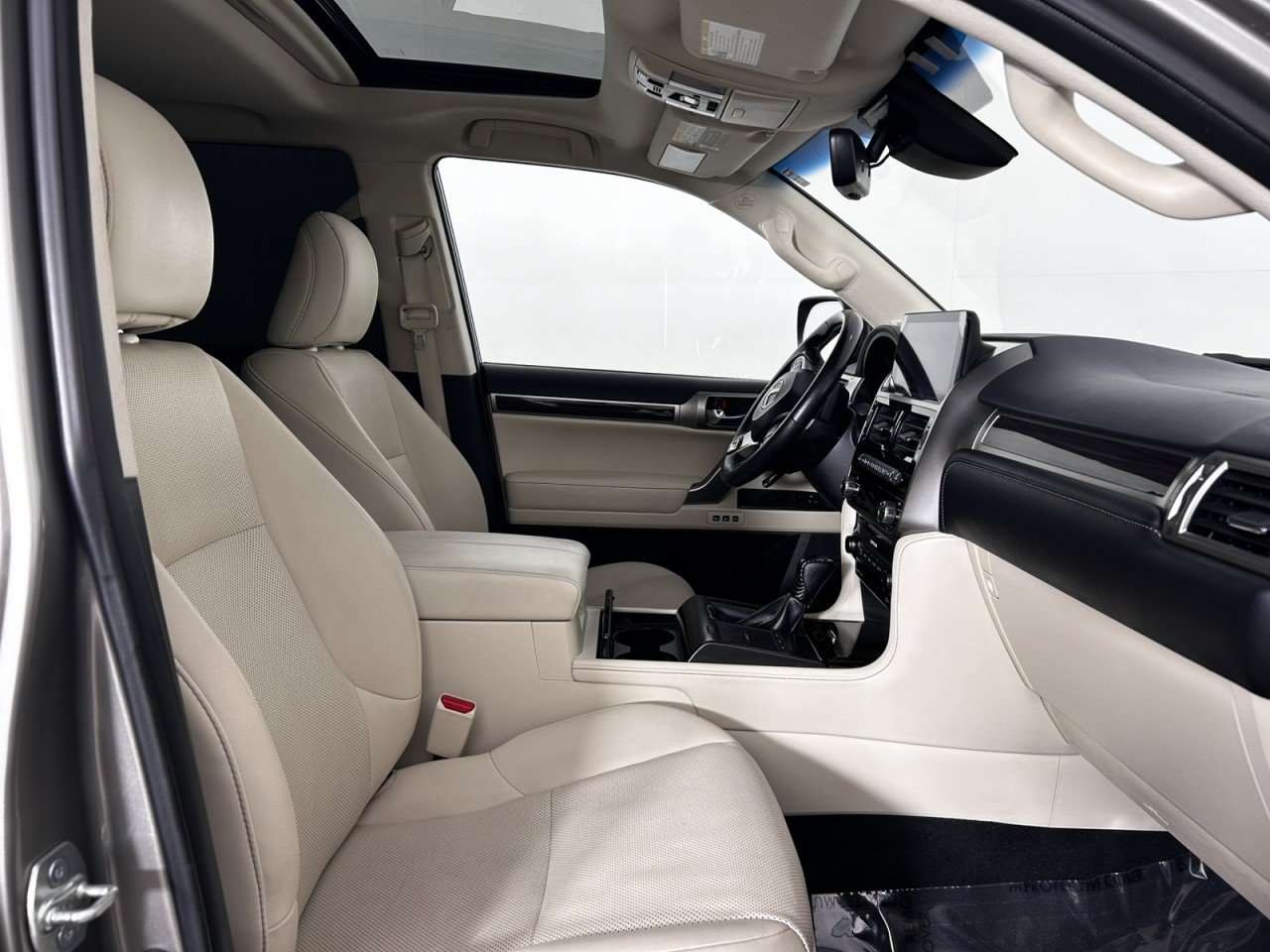 Used 2022 Lexus GX 460 w/ Accessory Package AWD/4WD image 10