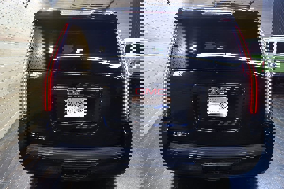 Used 2015 GMC Yukon SLT w/ HD Trailering Package image 4