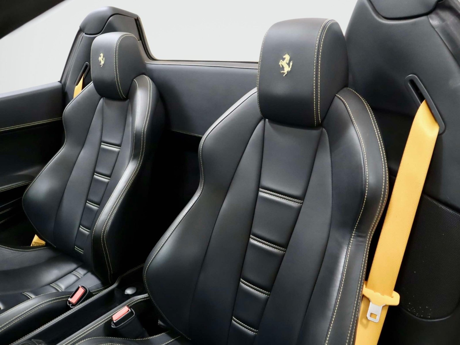 Used 2013 Ferrari 458 Spider RWD image 18