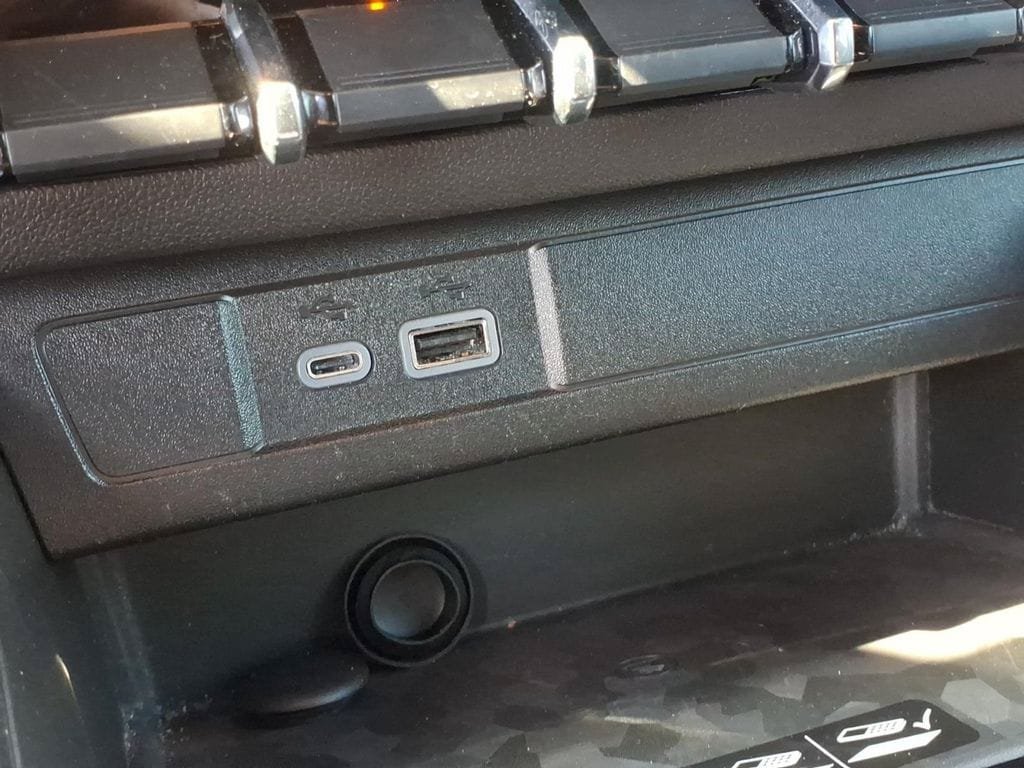 Used 2024 GMC Canyon Denali AWD/4WD image 13