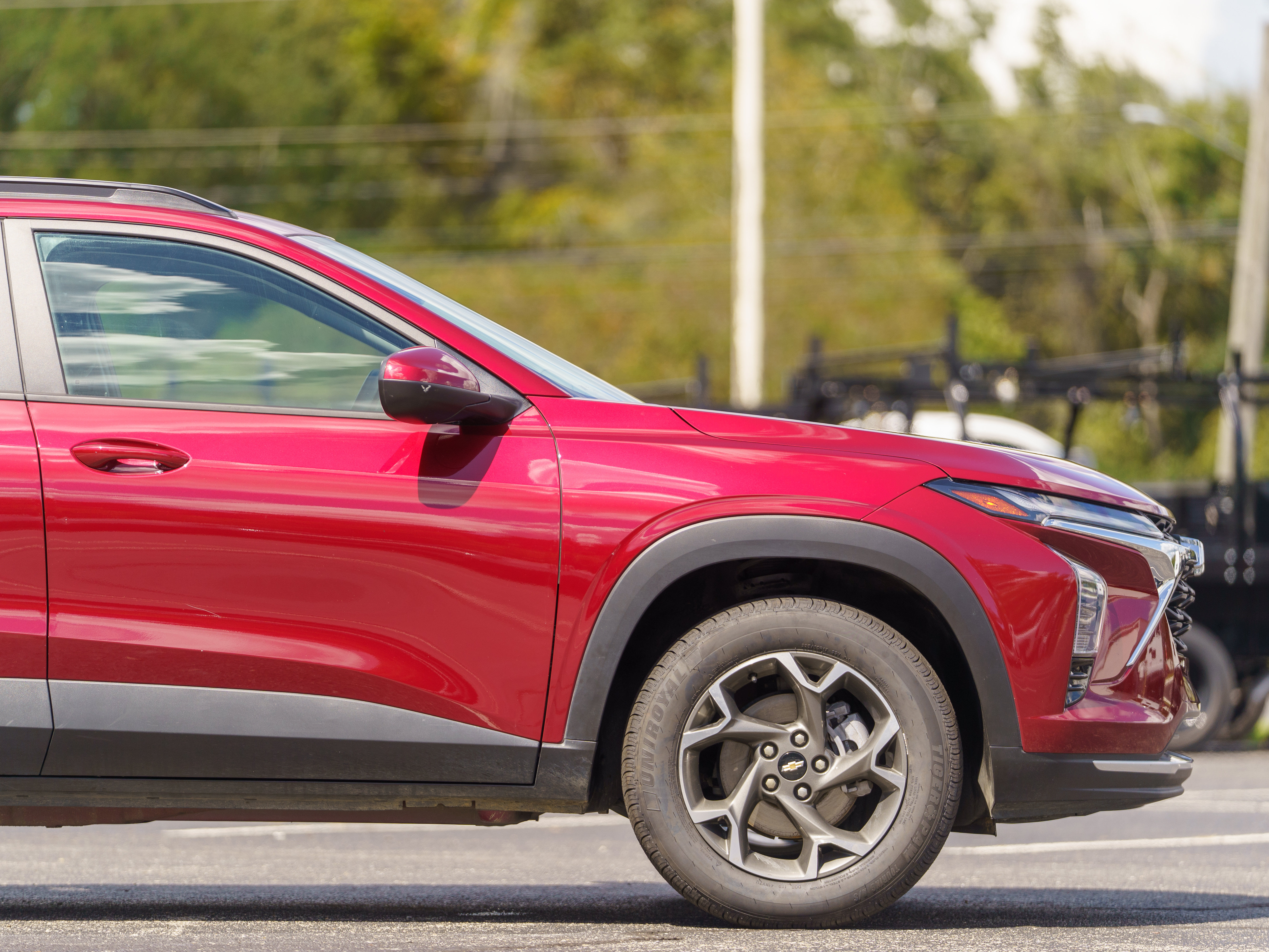Used 2025 Chevrolet Trax LT FWD image 7