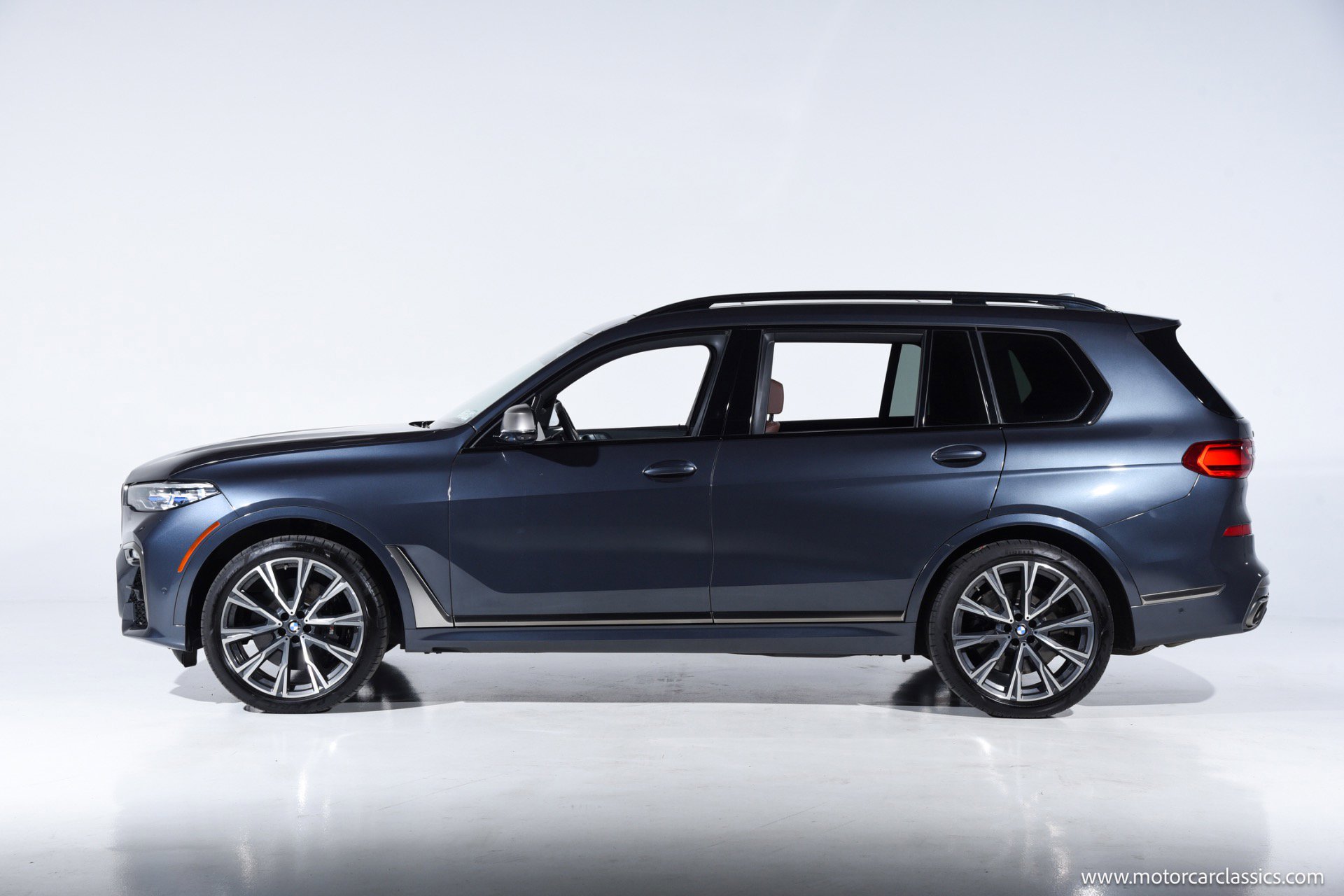 Used 2021 BMW X7 M50i image 7
