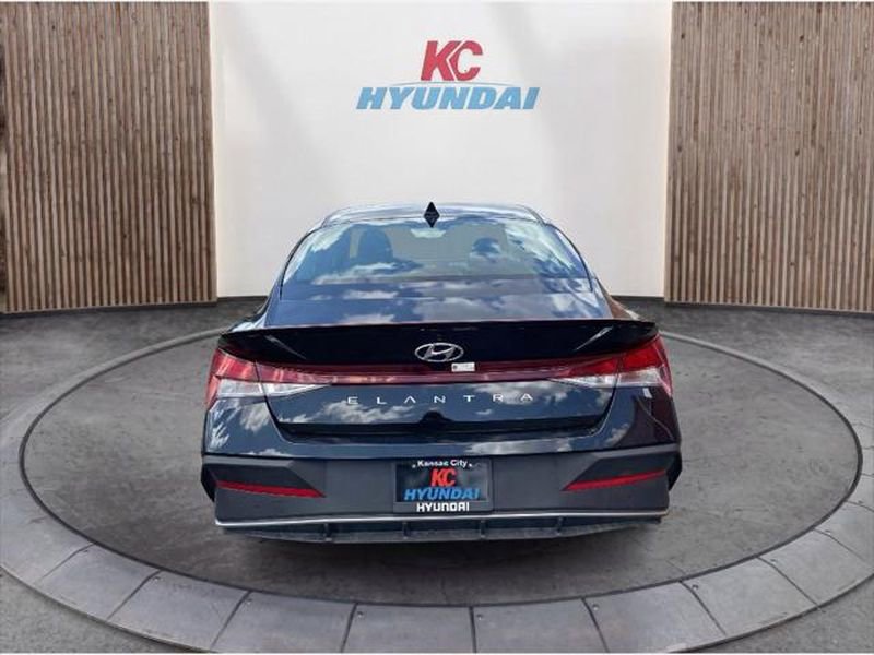 New 2025 Hyundai Elantra Sport image 6