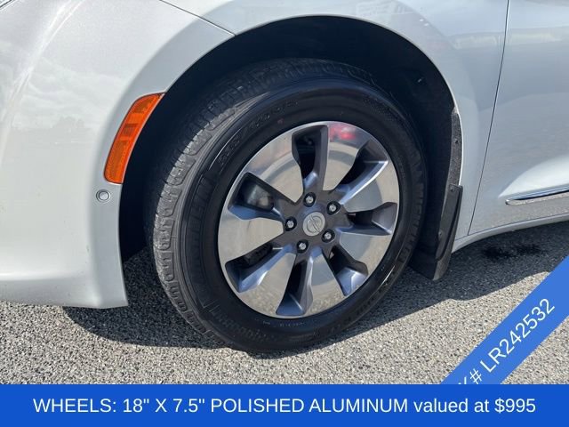 Used 2020 Chrysler Pacifica Limited w/ Advanced Safetytec Group FWD image 4
