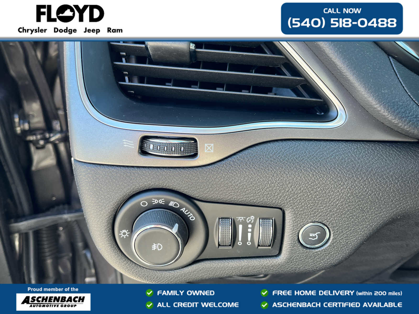 Used 2020 Jeep Cherokee Latitude Plus w/ Comfort/Convenience Group AWD/4WD image 12