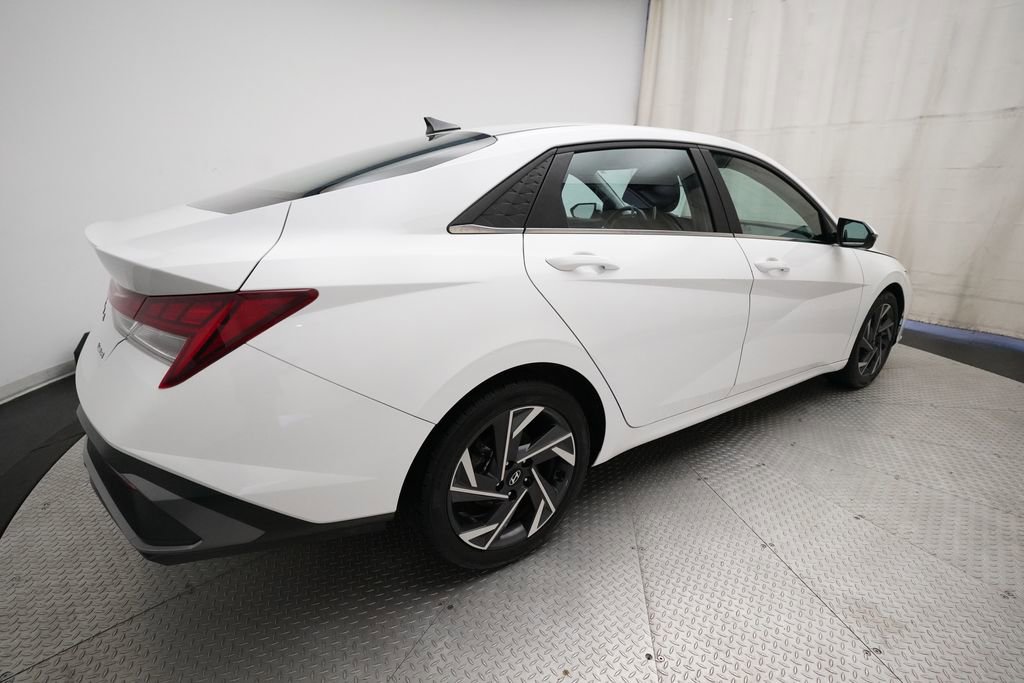 Used 2024 Hyundai Elantra Limited FWD image 35