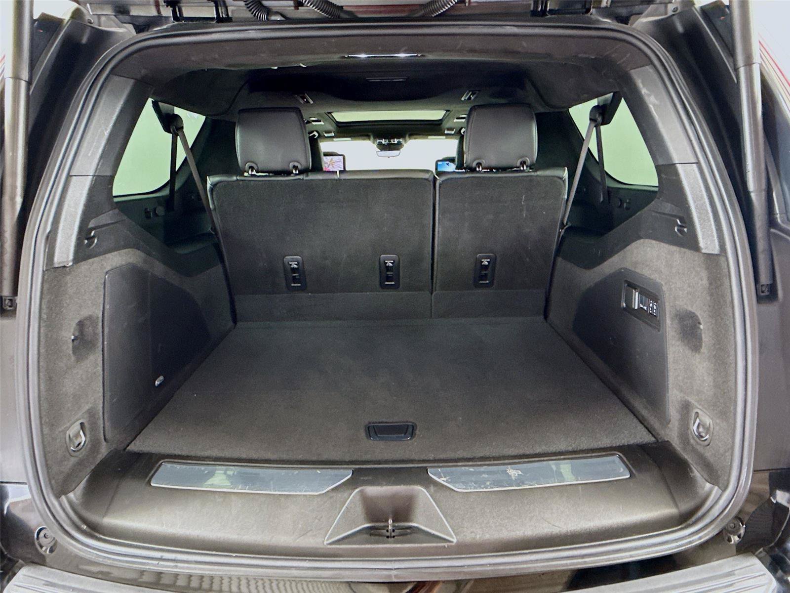 Used 2025 Cadillac Escalade ESV V AWD/4WD image 27