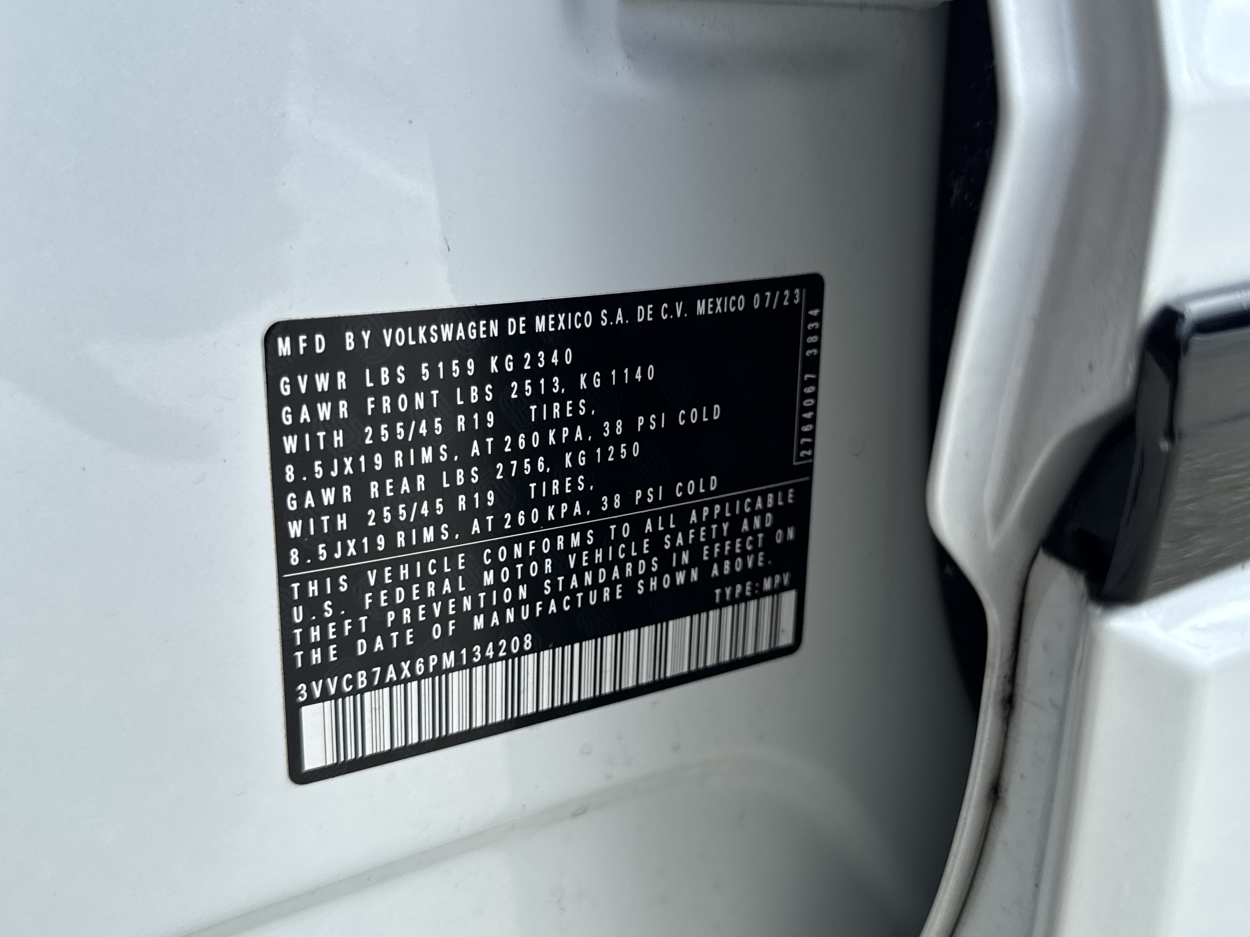 Certified 2023 Volkswagen Tiguan SE R-Line FWD image 33