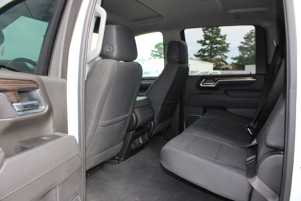 Used 2025 Chevrolet Silverado 3500 LT w/ Convenience Package AWD/4WD image 11