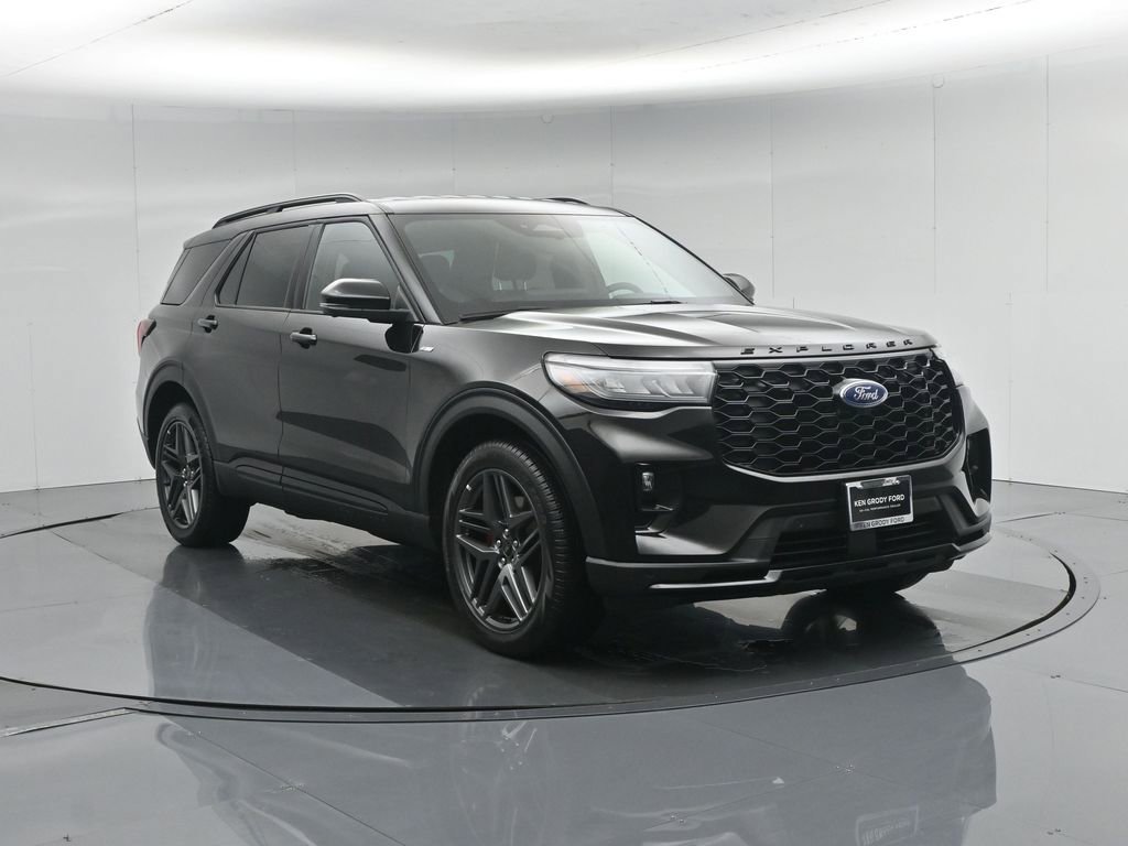 Used 2025 Ford Explorer ST-Line w/ ST-Line Street Pack image 59