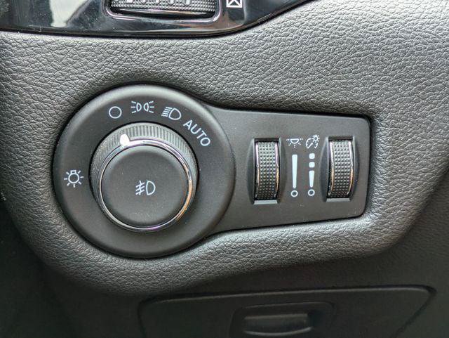 Certified 2021 Jeep Cherokee Latitude Plus FWD image 18