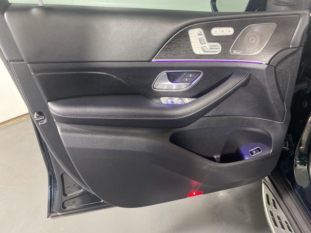 Used 2022 Mercedes-Benz GLS 580 4MATIC image 24