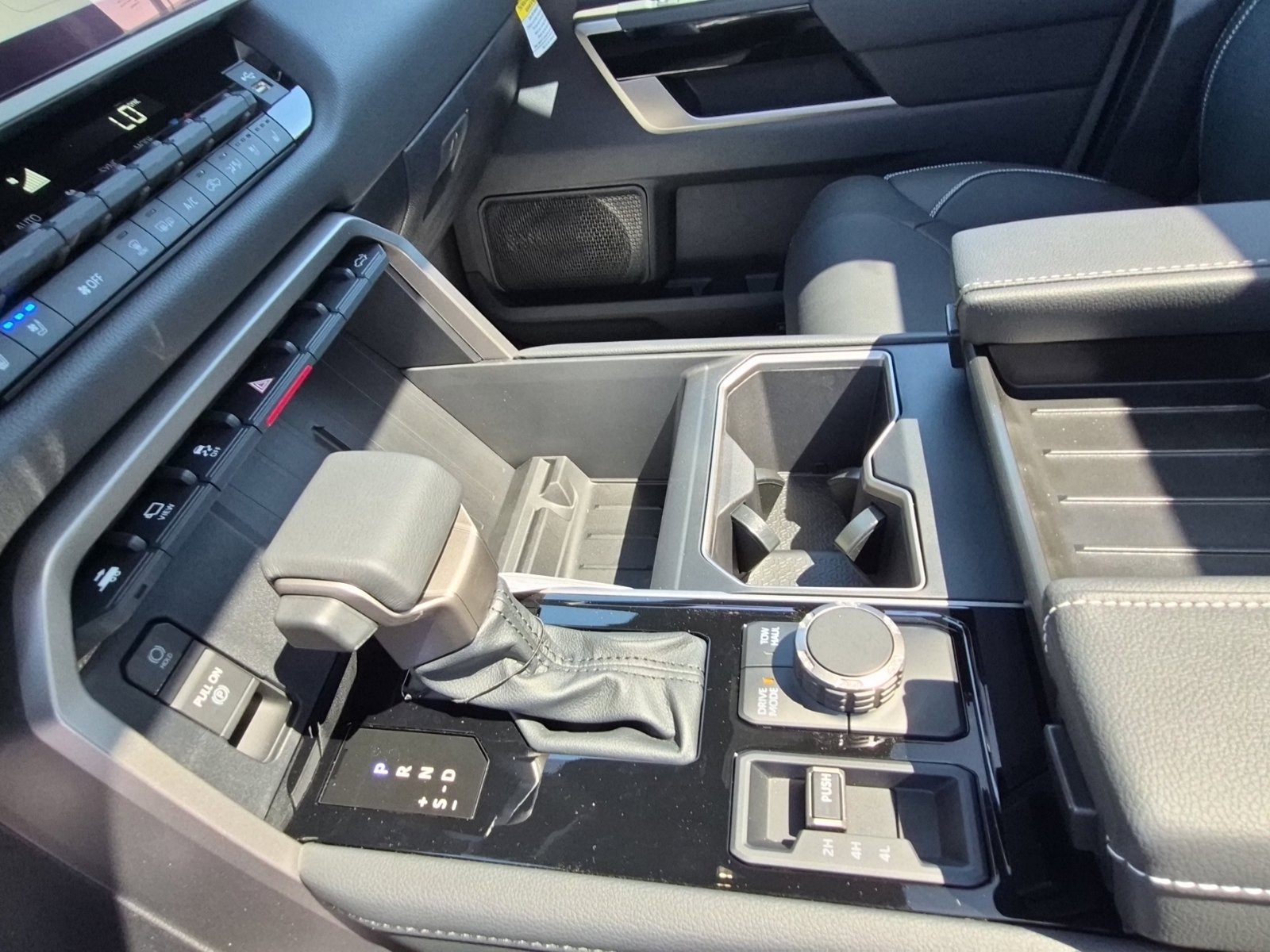 New 2026 Toyota Tundra Limited AWD/4WD image 24