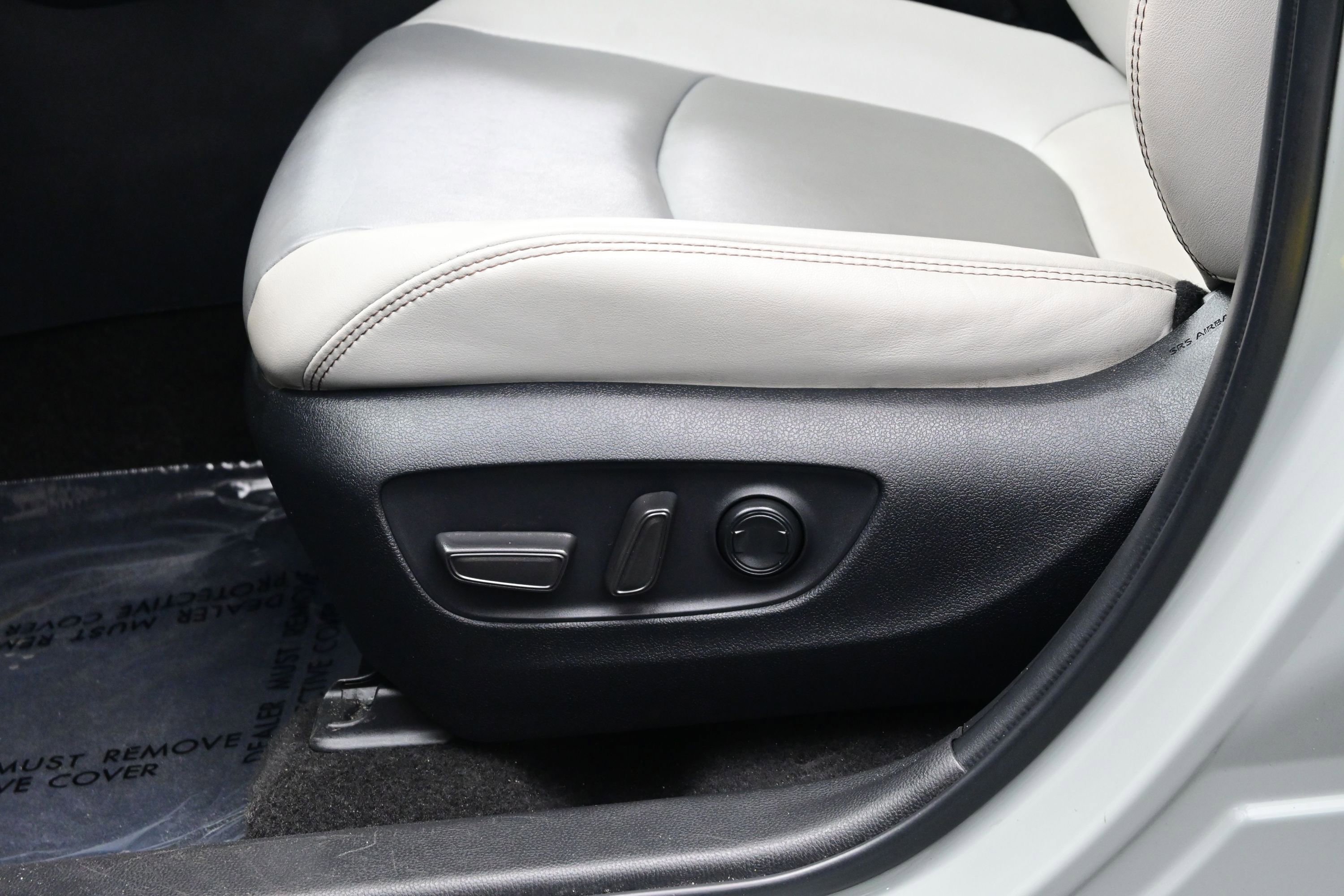Used 2023 Toyota RAV4 XLE Premium AWD/4WD image 11