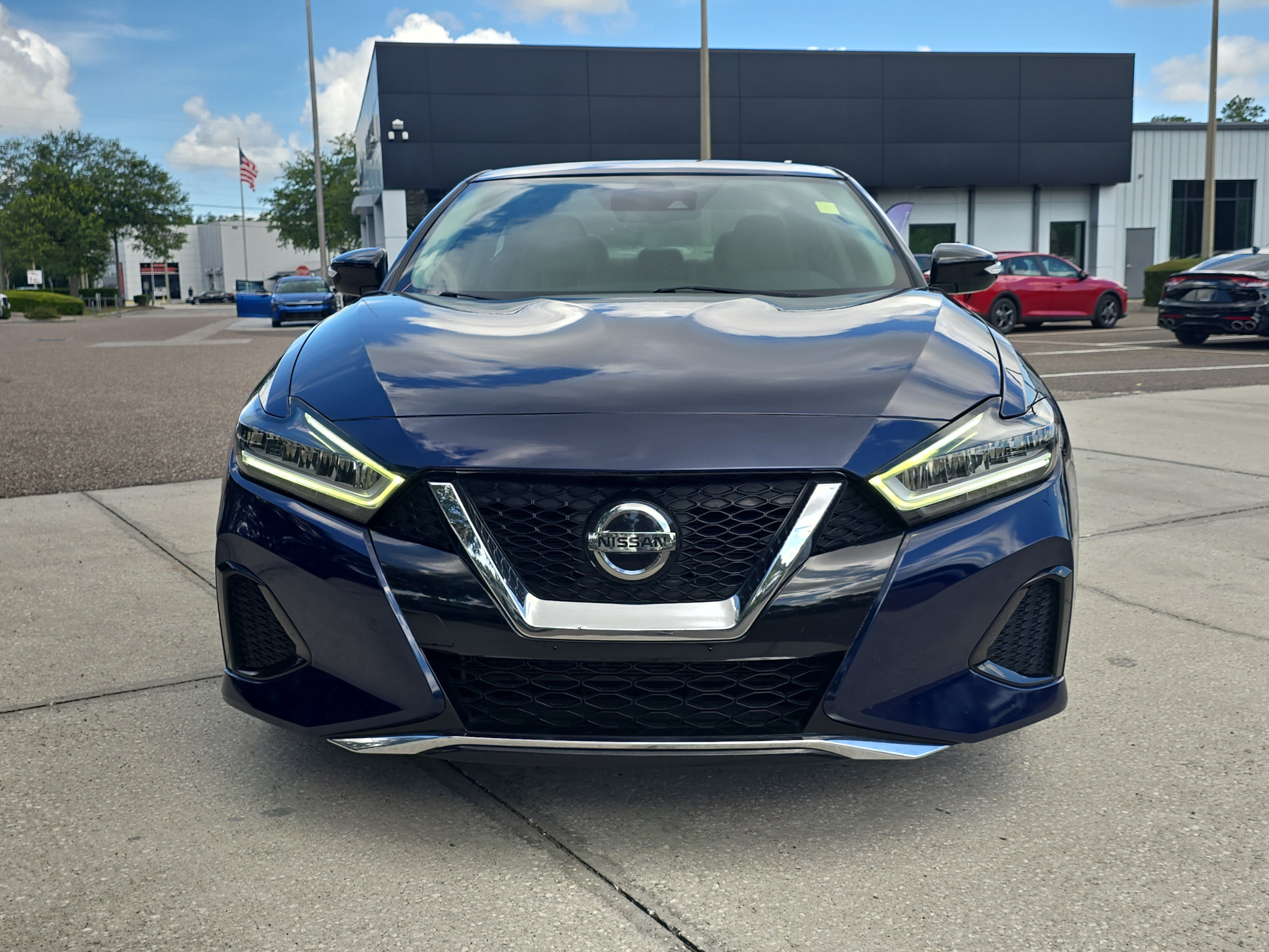 Used 2020 Nissan Maxima 3.5 SV w/ Floor Mat Group FWD image 3