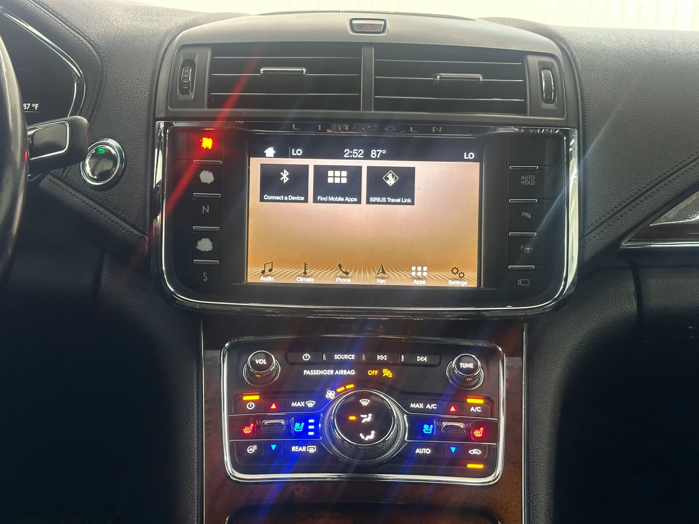 Used 2017 Lincoln Continental Reserve w/ Technology Package image 19