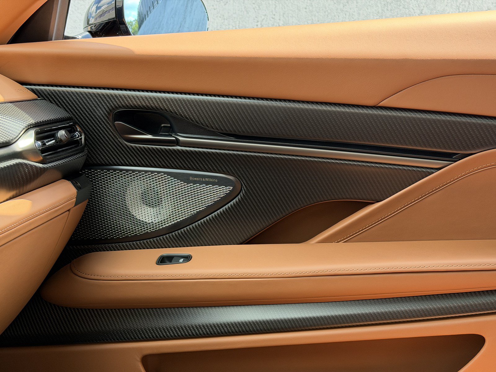 New 2026 Aston Martin Vanquish RWD image 37
