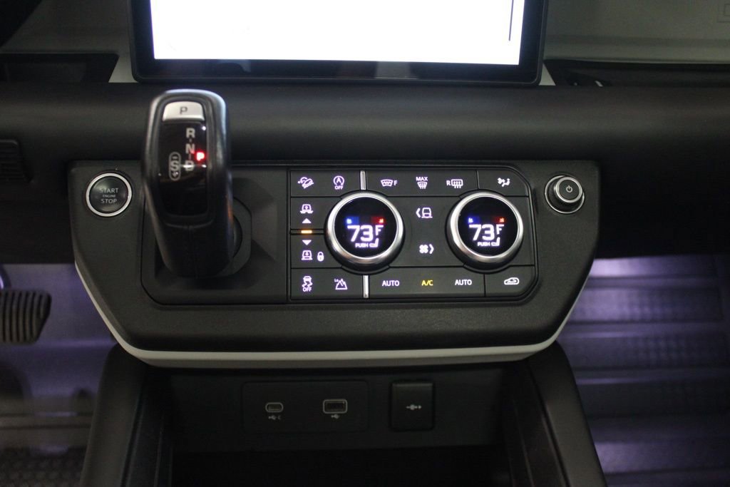 Used 2020 Land Rover Defender 110 HSE AWD/4WD image 32