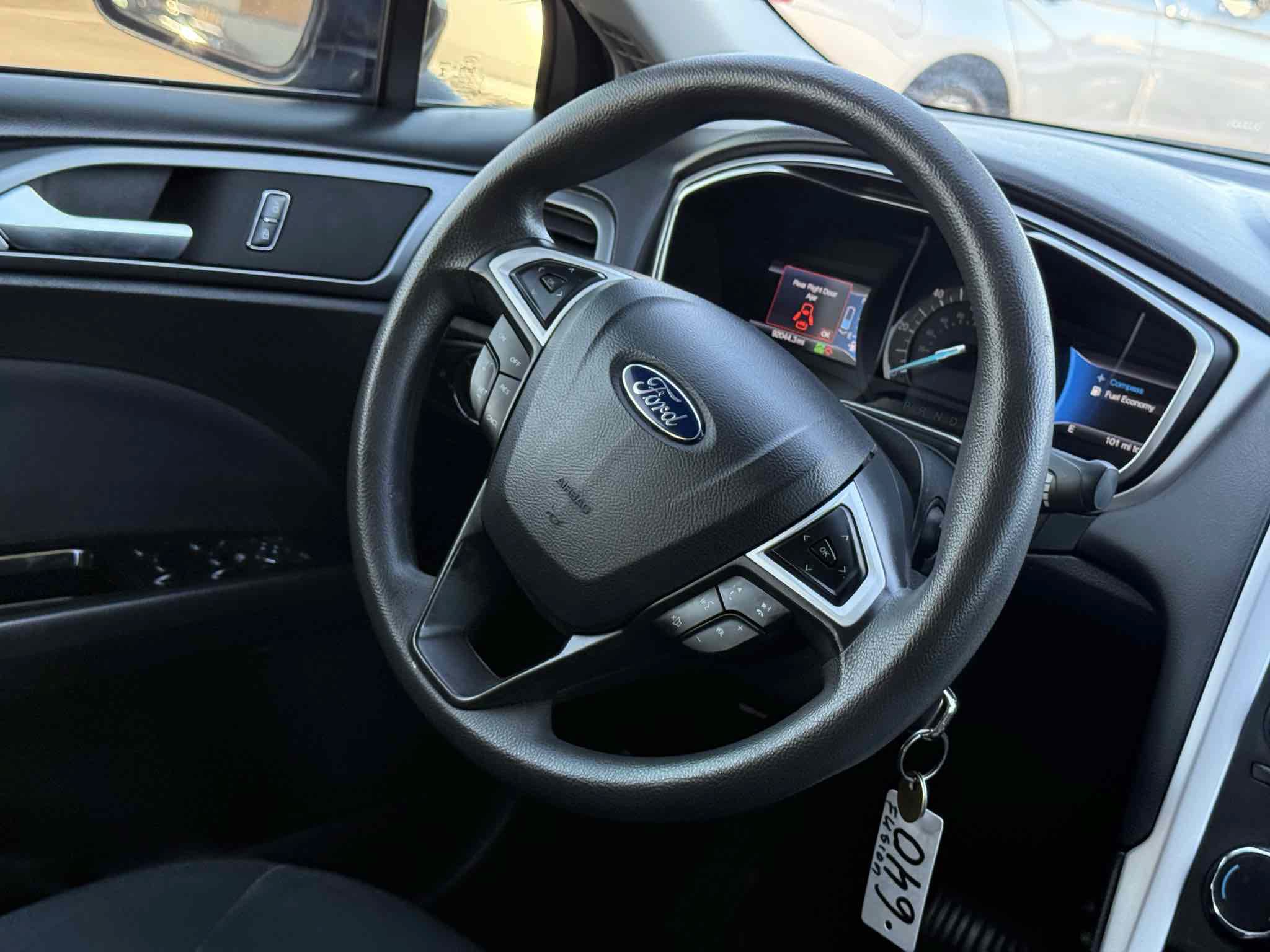 Used 2016 Ford Fusion SE FWD image 48