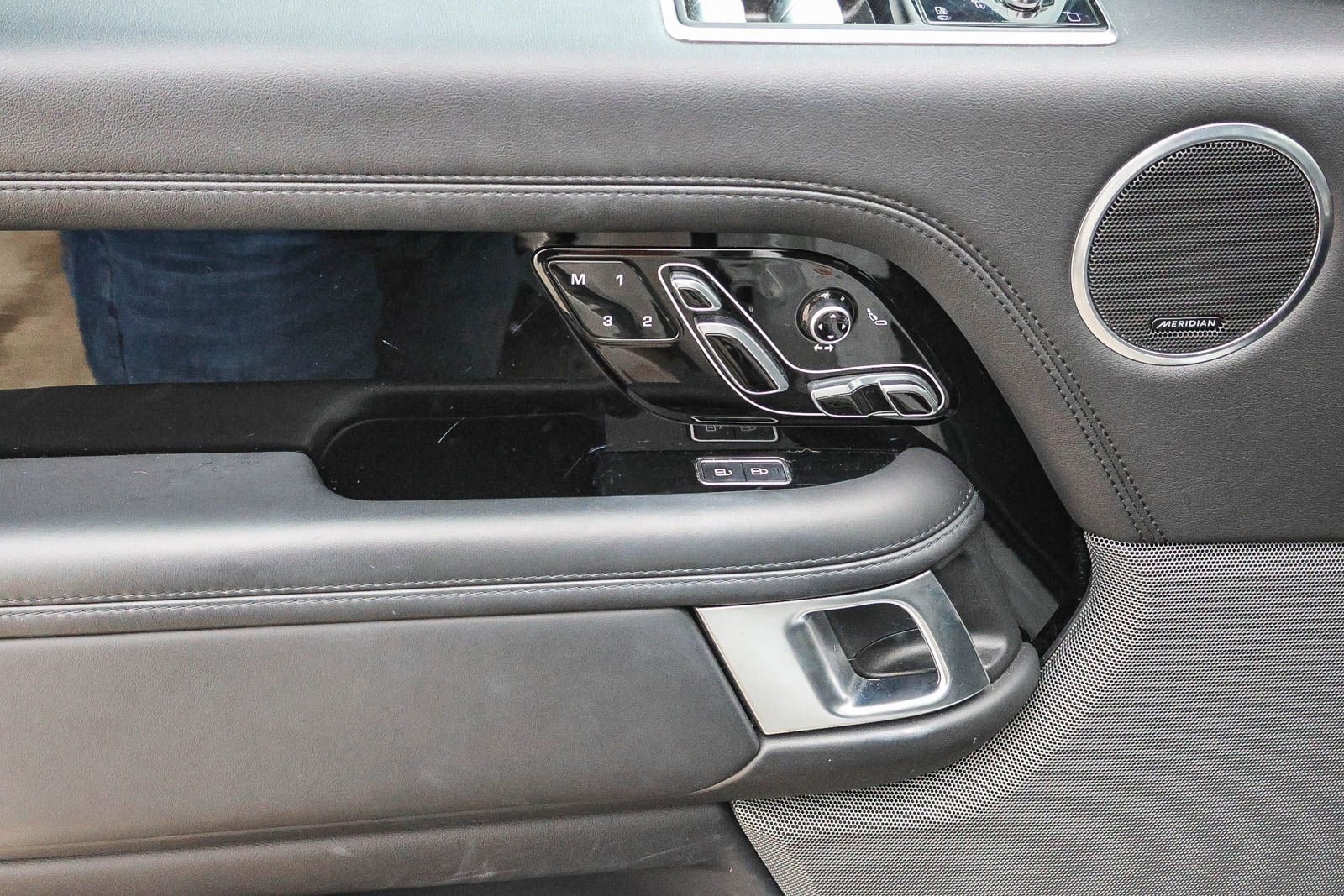 Used 2021 Land Rover Range Rover Westminster Edition image 32