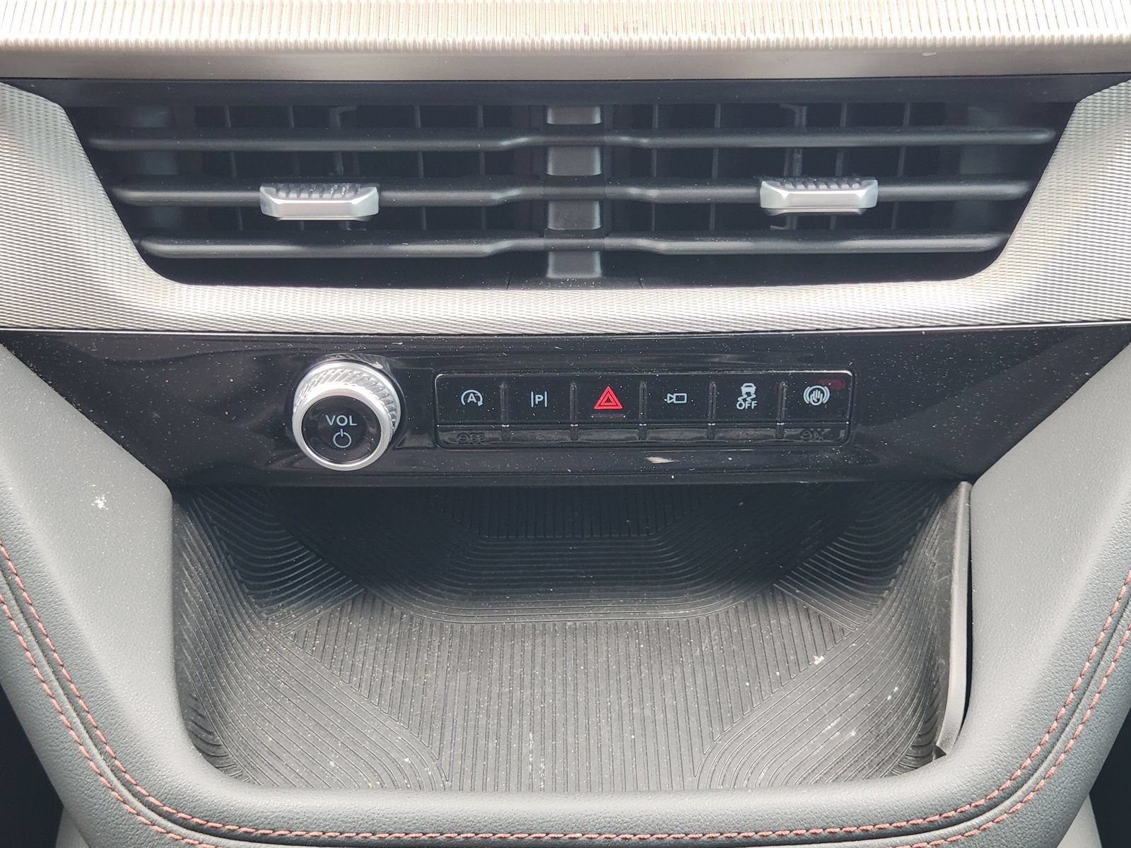 Used 2025 Ford Explorer Active RWD image 20