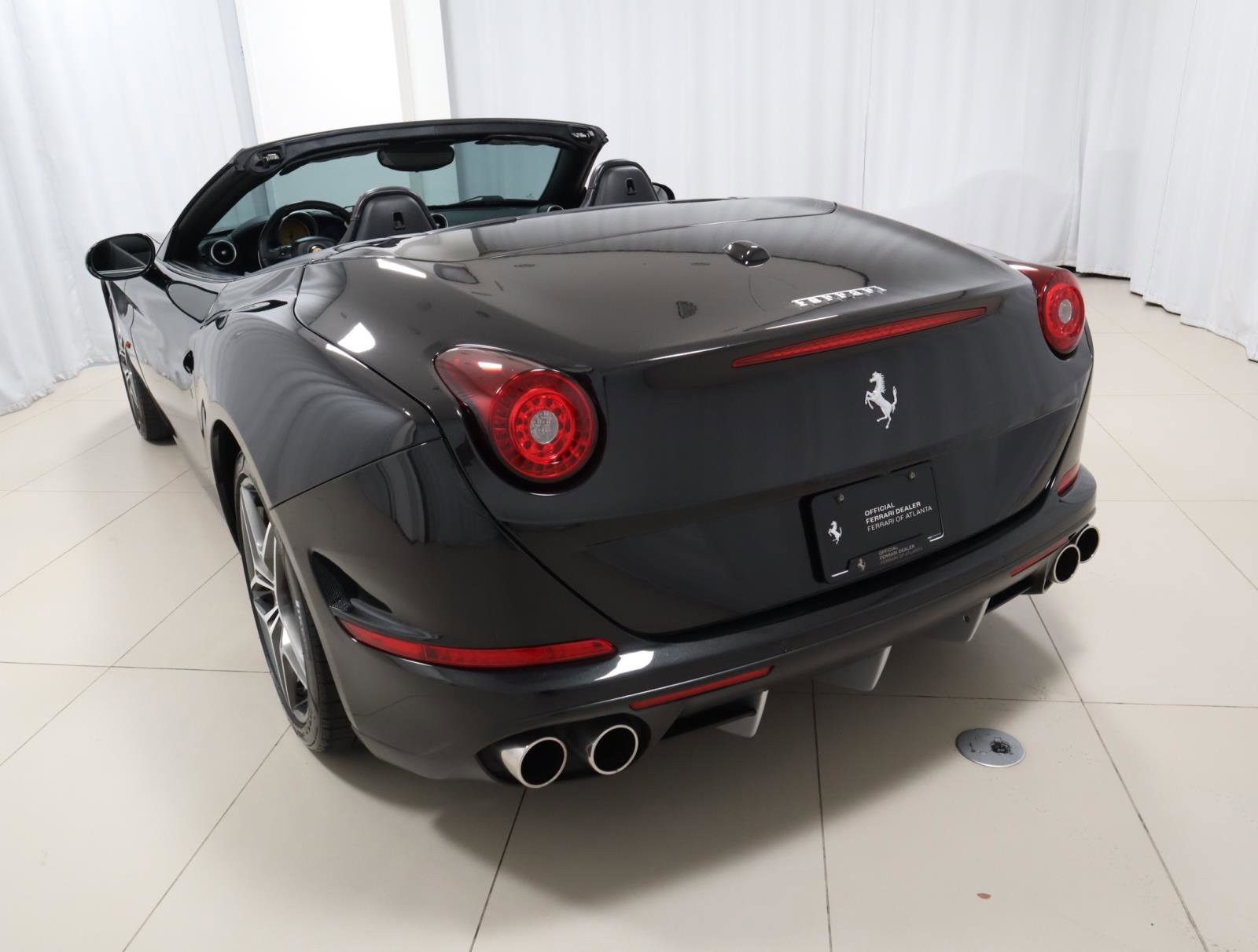 Used 2016 Ferrari California T image 15