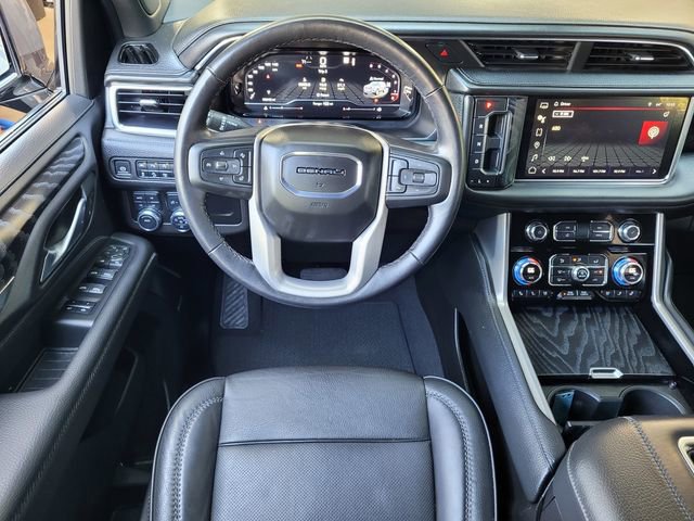 Used 2022 GMC Yukon XL Denali AWD/4WD image 16