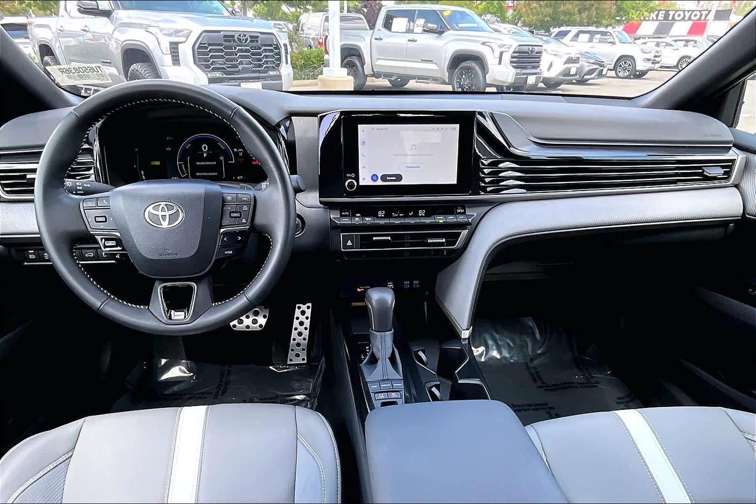 Used 2026 Toyota Camry SE FWD image 15