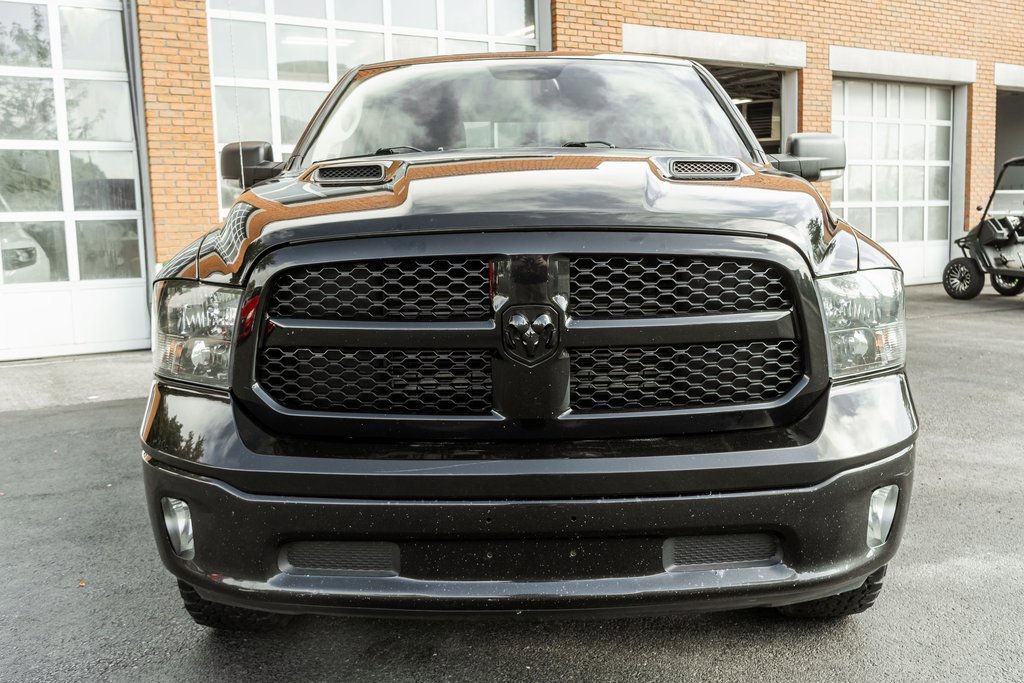 Used 2019 RAM 1500 Classic SLT w/ Black Appearance Group image 31