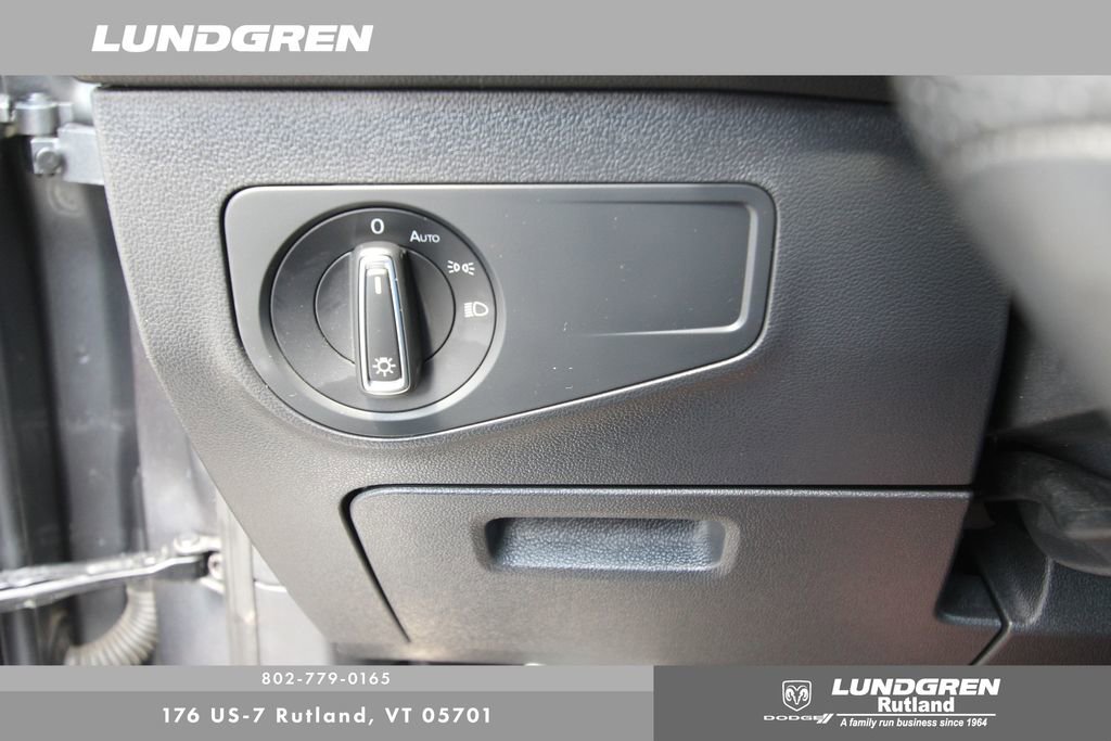 Used 2023 Volkswagen Tiguan SE R-Line AWD/4WD image 13