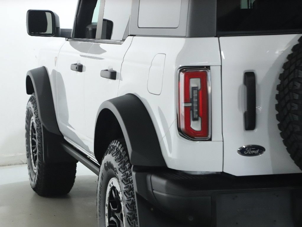 Used 2023 Ford Bronco Badlands w/ Sasquatch Package AWD/4WD image 43
