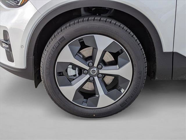 New 2026 Volvo XC40 B5 Plus w/ Climate Package image 11