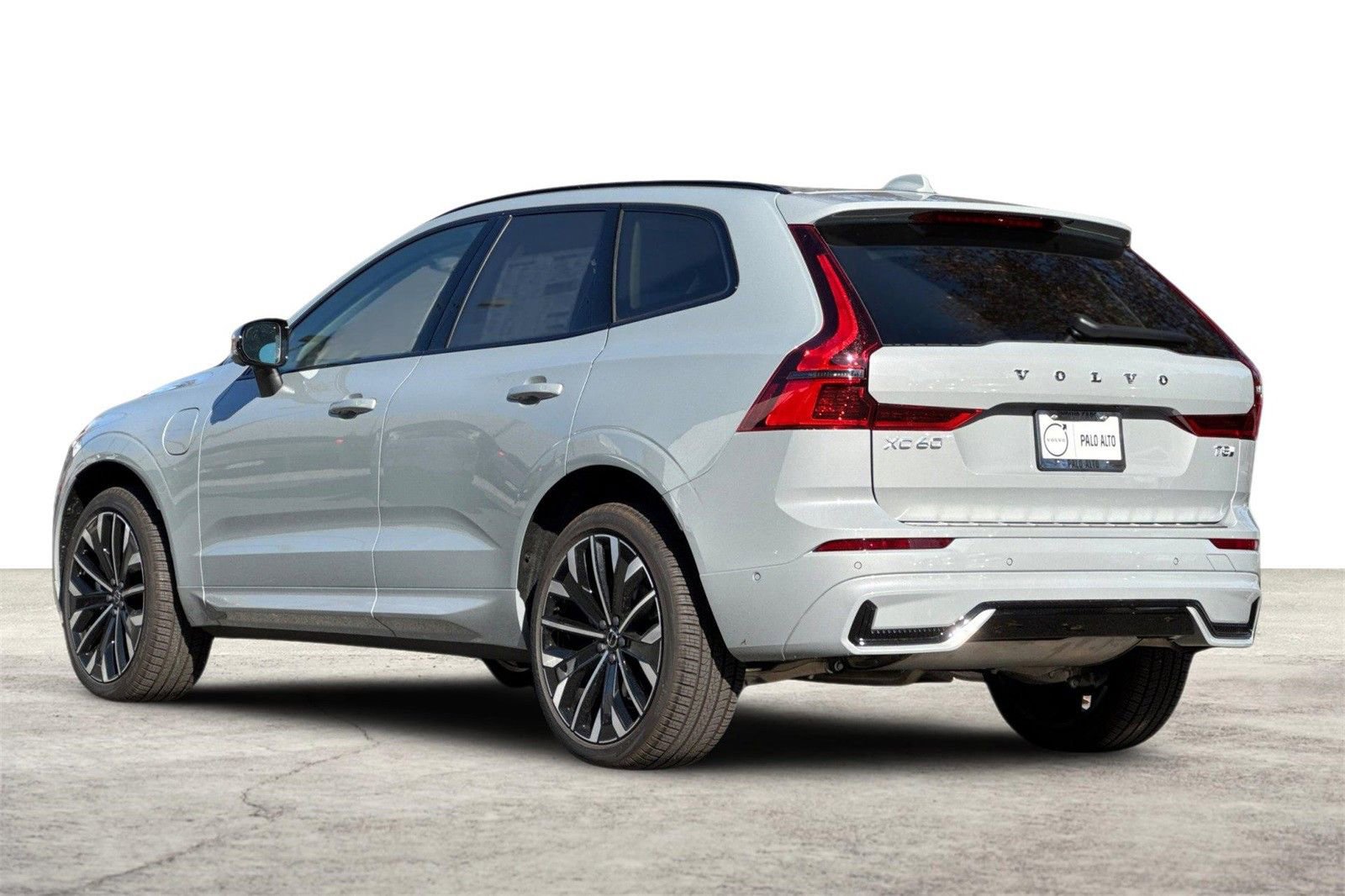 New 2026 Volvo XC60 T8 Ultra w/ Protection Package Premier AWD/4WD image 6