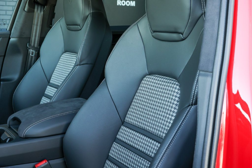 New 2026 Porsche Cayenne GTS AWD/4WD image 5