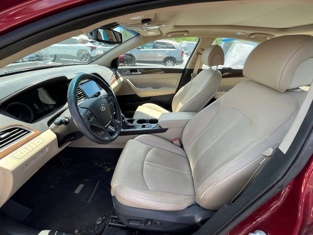 Used 2016 Hyundai Sonata Limited w/ Option Group 05 FWD image 9