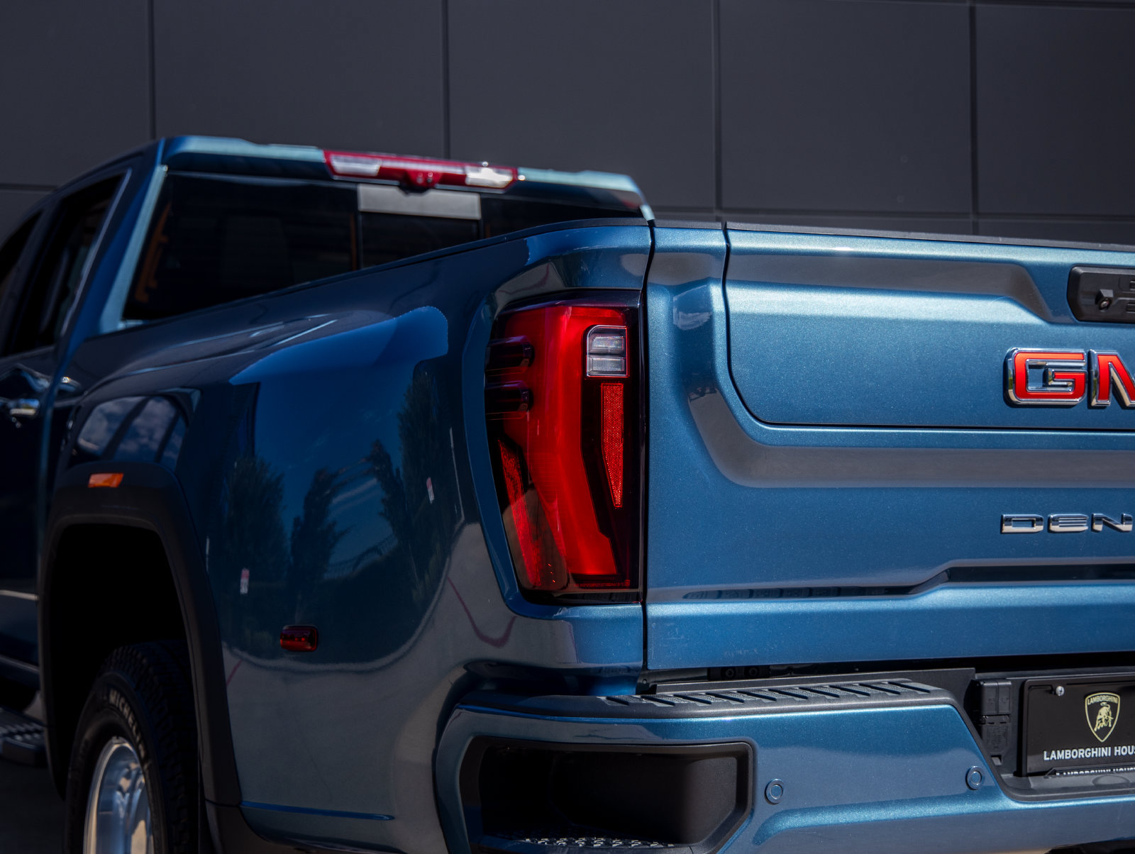 Used 2026 GMC Sierra 3500 Denali w/ Denali Reserve Package AWD/4WD image 12