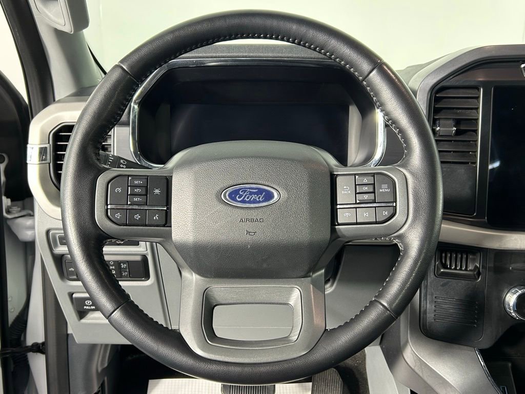 Used 2022 Ford F150 Lightning XLT image 26