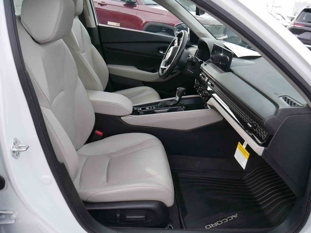 Used 2024 Honda Accord Touring image 24