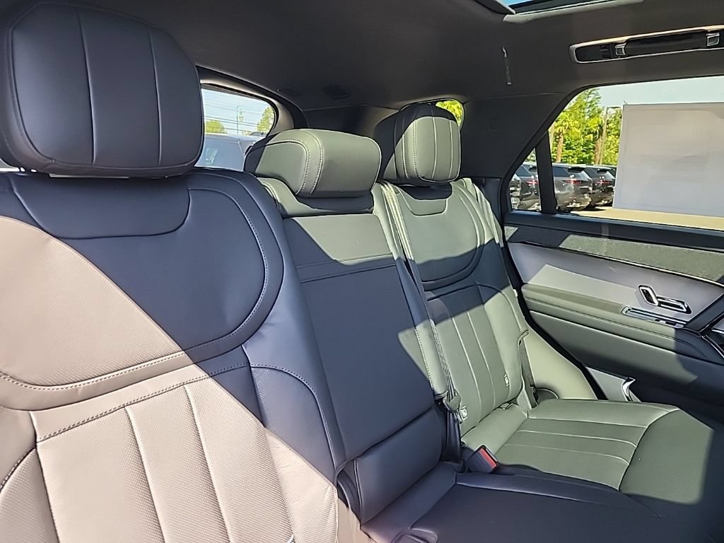New 2026 Land Rover Range Rover Sport Dynamic SE AWD/4WD image 18
