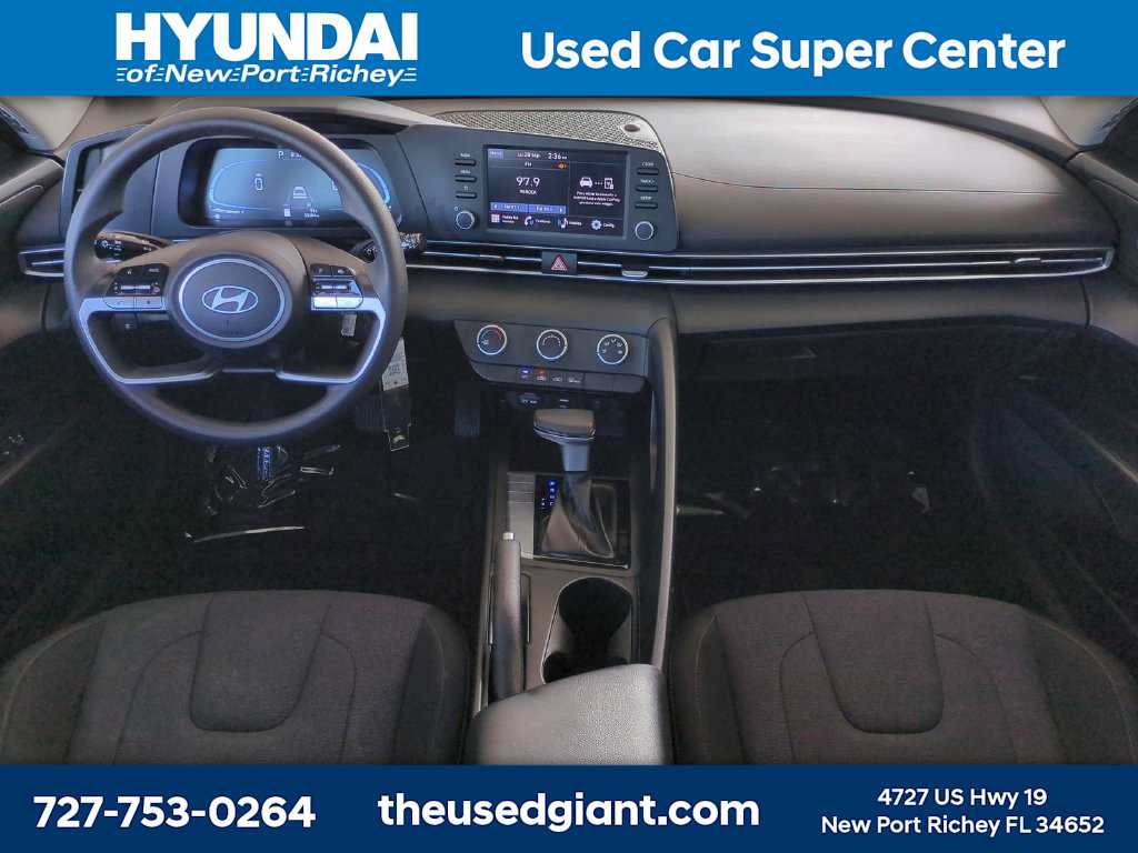 Used 2025 Hyundai Elantra SE FWD image 15