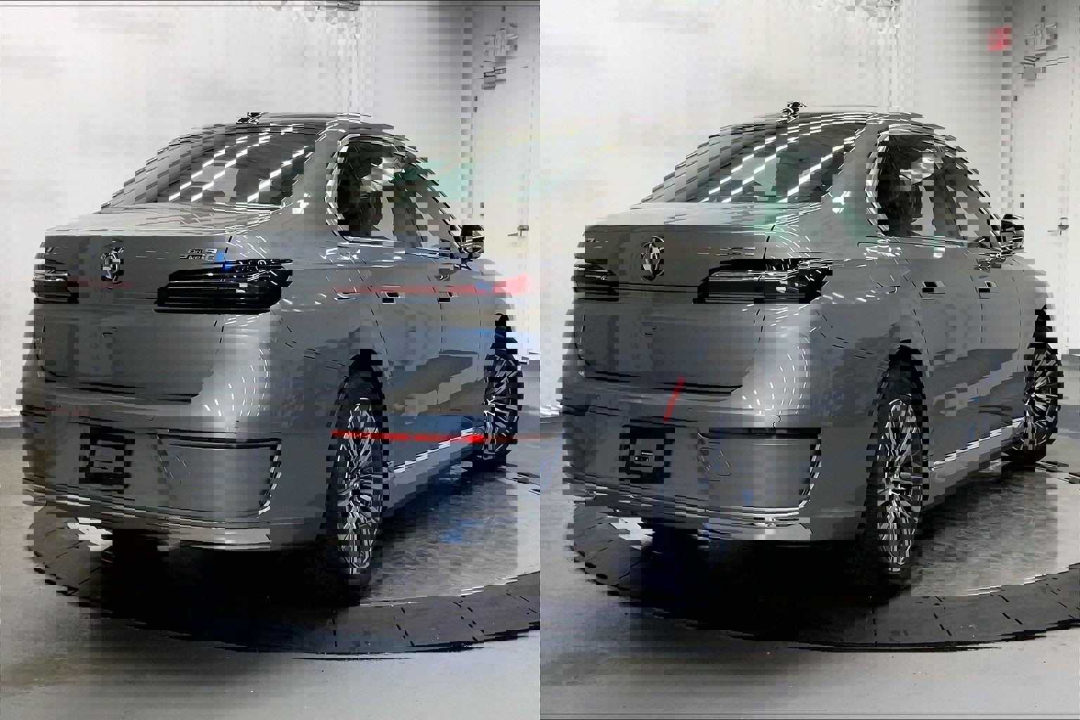 Used 2024 BMW i7 eDrive50 image 6