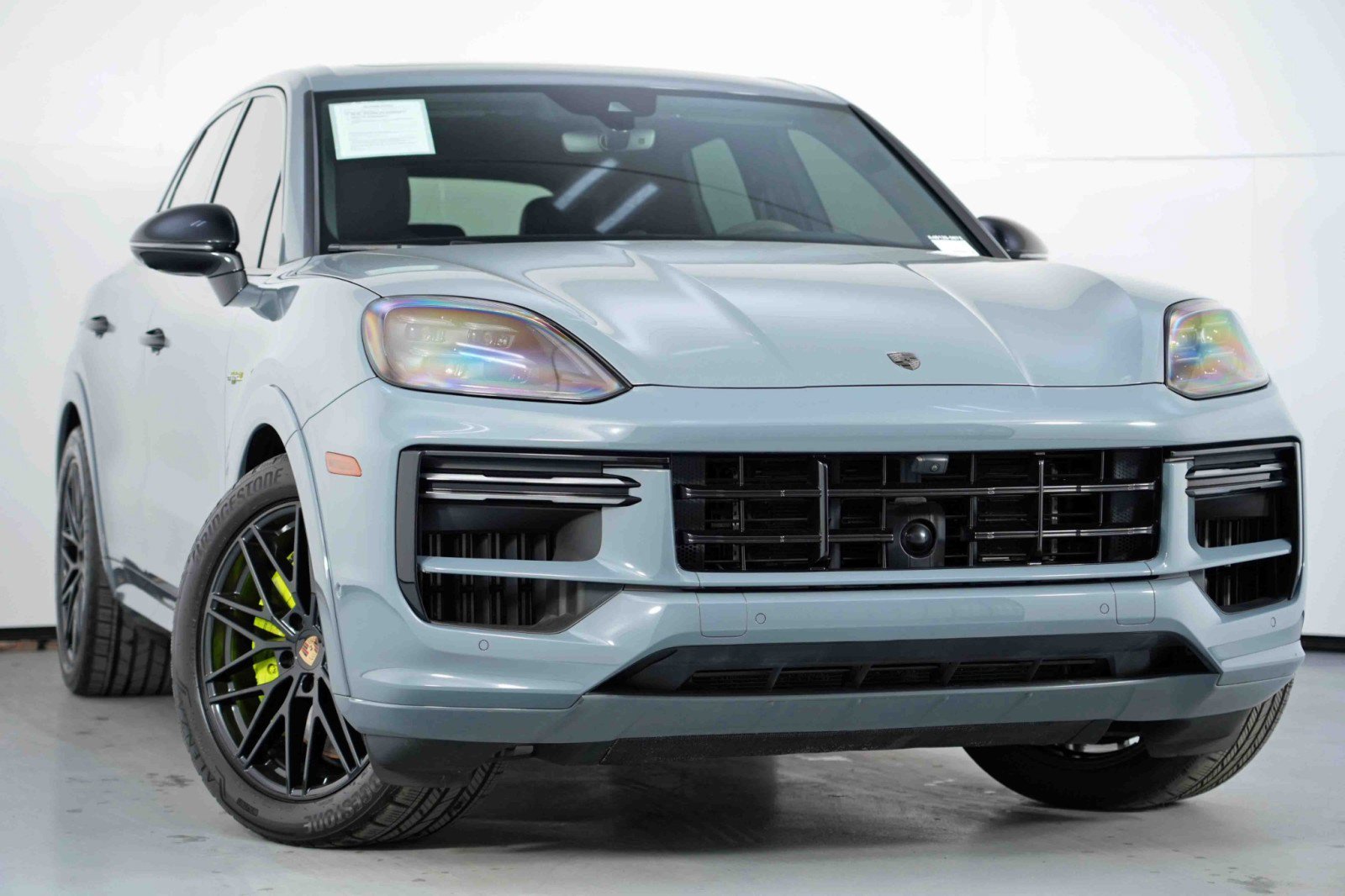 Used 2024 Porsche Cayenne Turbo AWD/4WD image 4