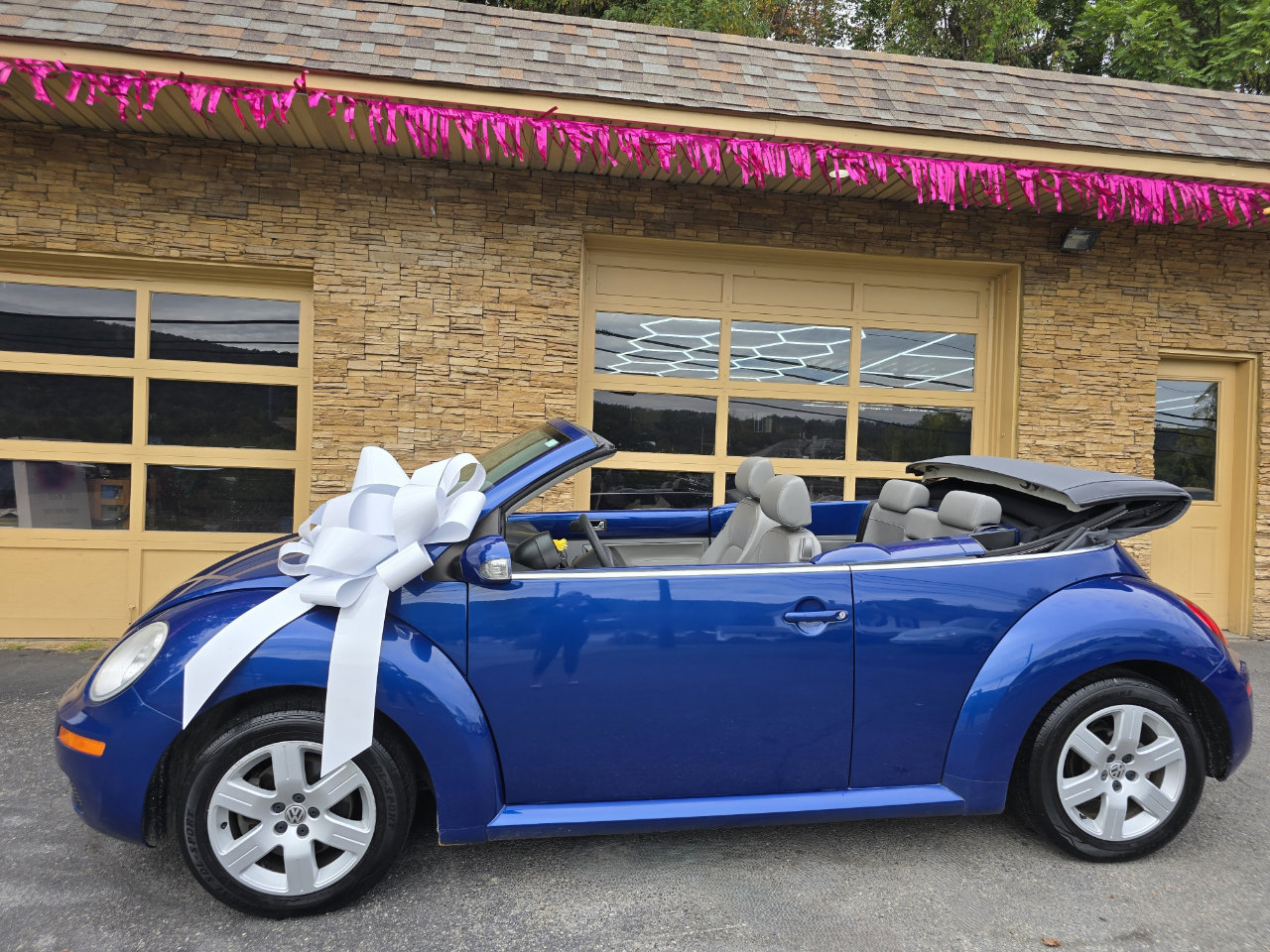 Used 2007 Volkswagen Beetle 2.5L Convertible image 12