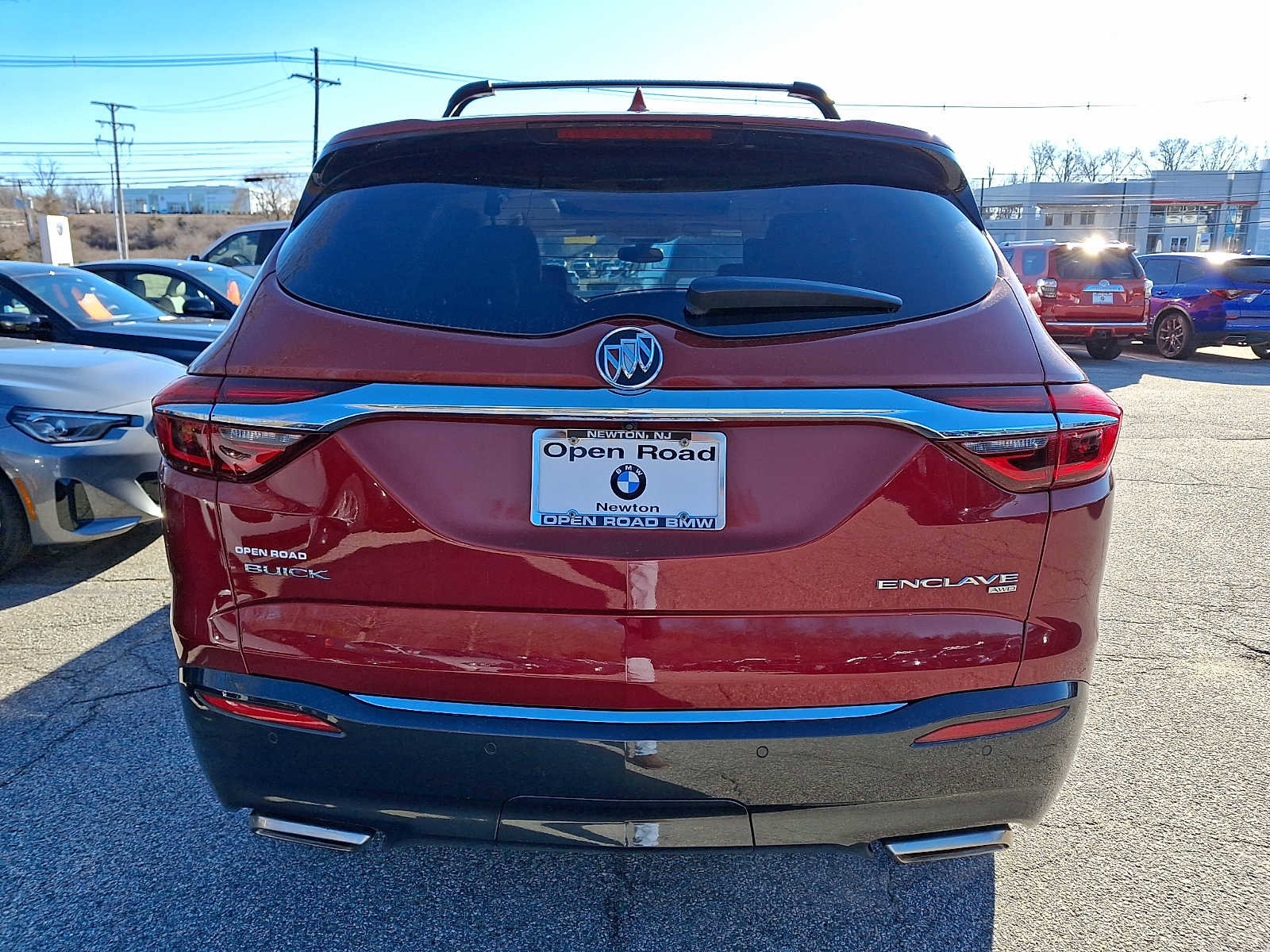 Used 2018 Buick Enclave Essence w/ LPO, Hit The Road Package image 5